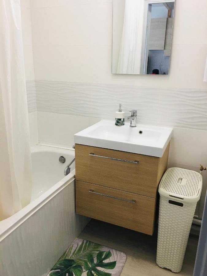 לה גרנד מוט Studio Cosy Et Moderne Au Couchant Situe 150M De La Plage -Avec Parking Gratuit Prive - 25M2 - Climatise - Balcon - Wifi Gratuit מראה חיצוני תמונה